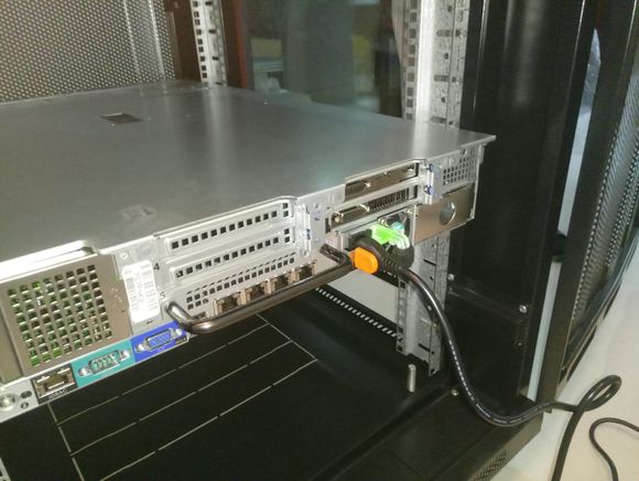 VK2s2PZw23sNSD1K.jpg